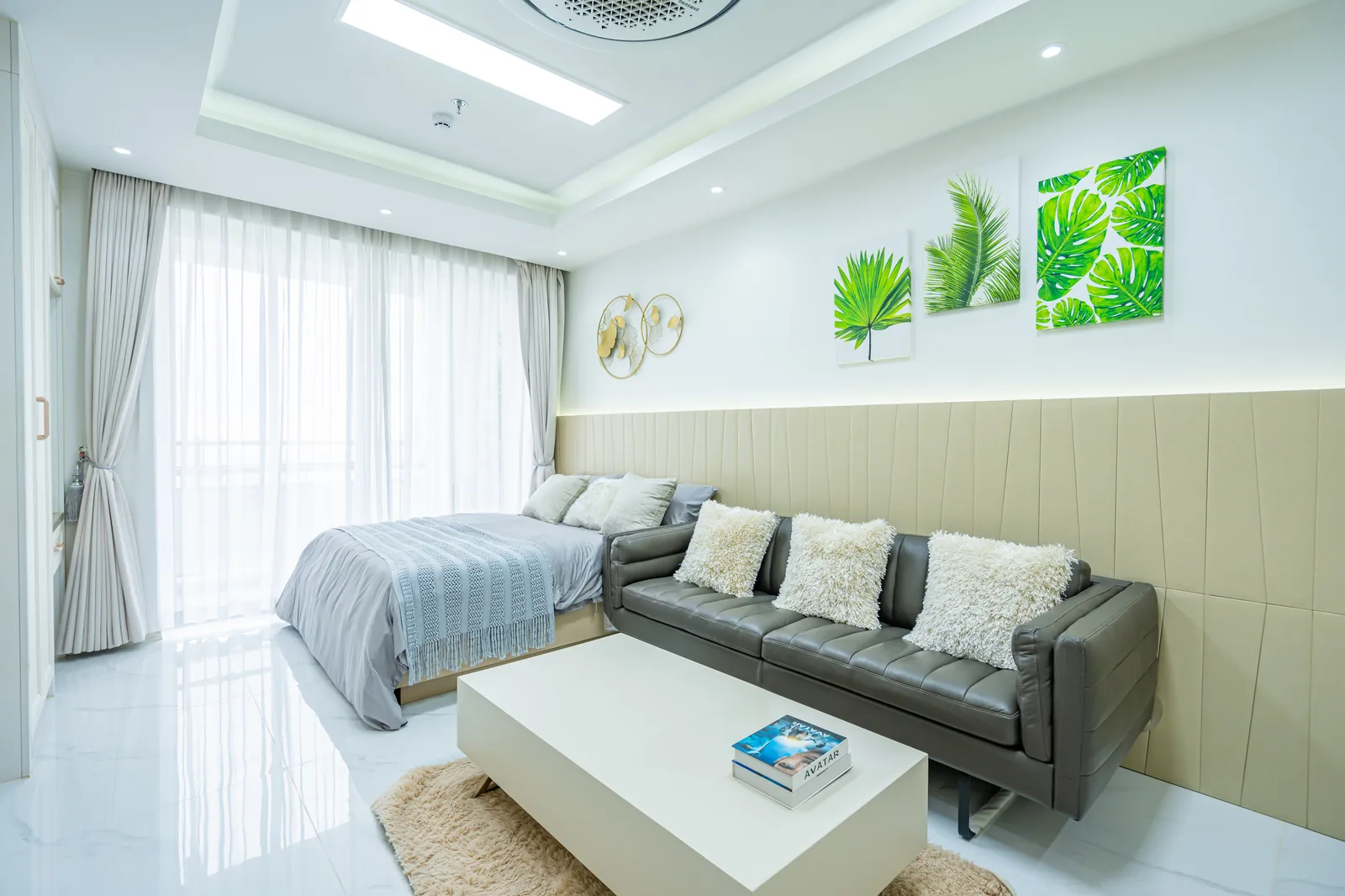 Diamond Bay Garden Studio River interior